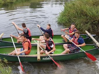 Vals-catmaran varen Dijle Floats