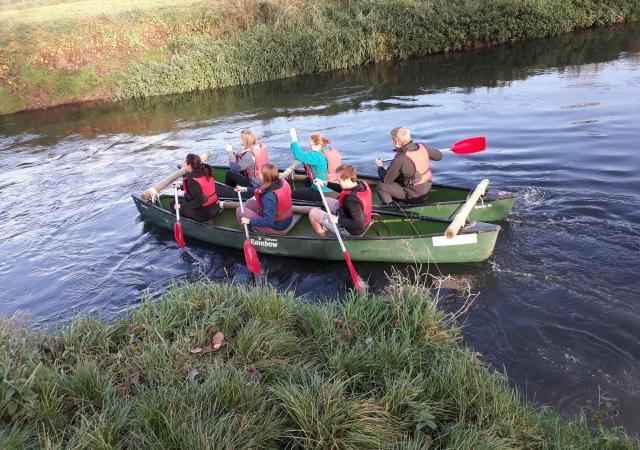 Vals-Catmaran varen op de Dijle