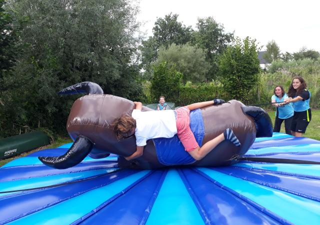 Jump & Fight Feestje @ Dijle Floats