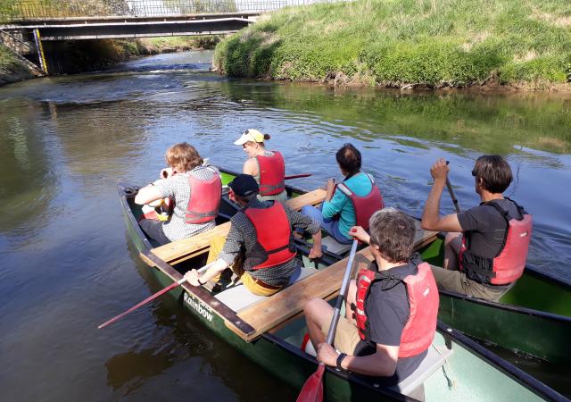 Vals-catamaran varen van de Dijle te Korbeek-dijle