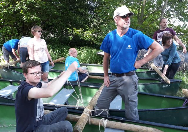 Vals-catamaran varen van de Dijle te Korbeek-dijle